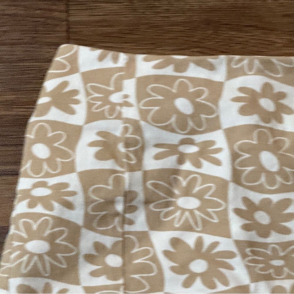 Love On A Hanger Retro Print Mini Skirt Beige White Size 1 - Picture 2 of 12